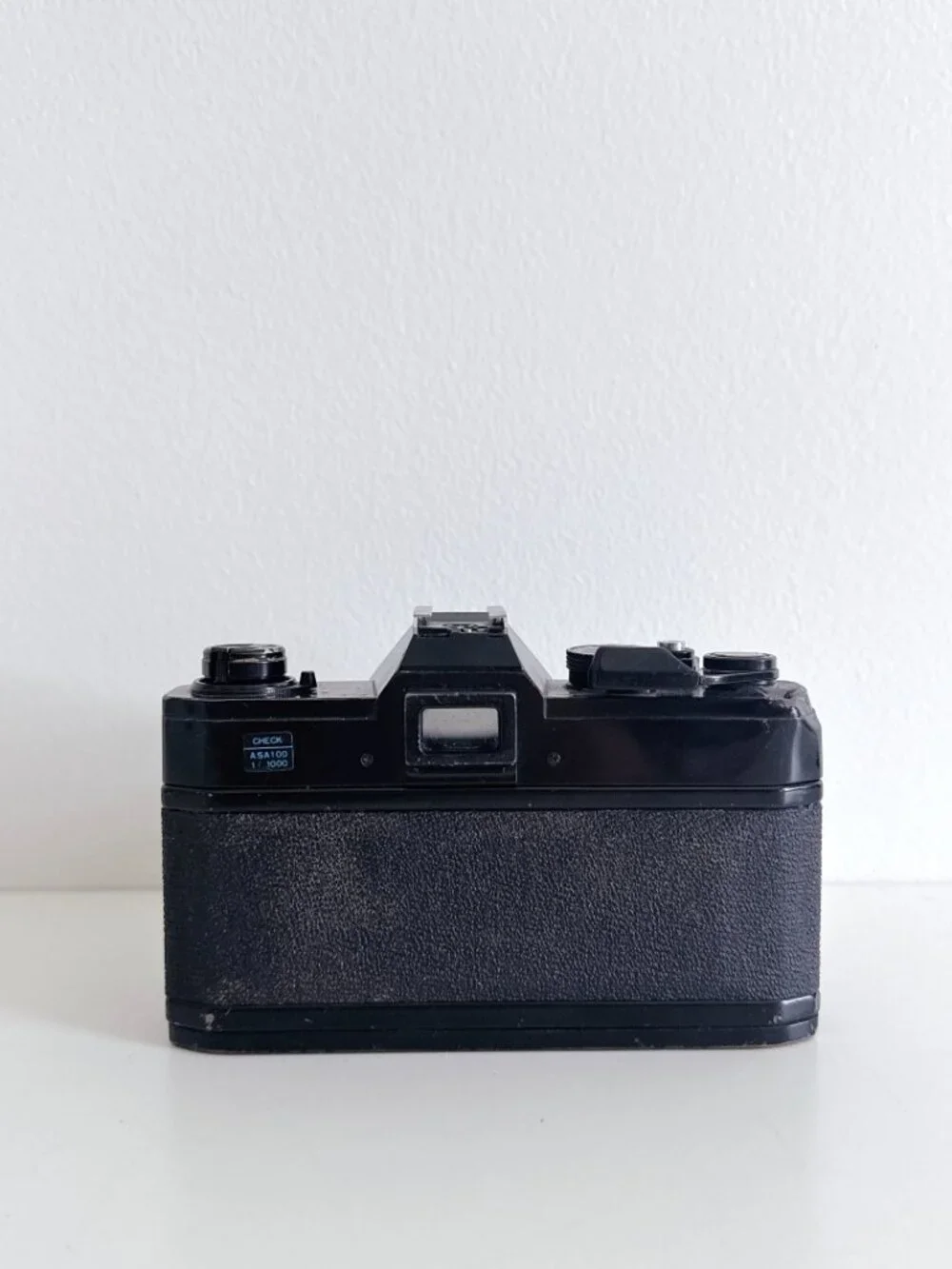 VTG BLACK CANON FTB QL 35MM FILM SLR CAMERA WITH CANON LENS FD 50MM JAPAN